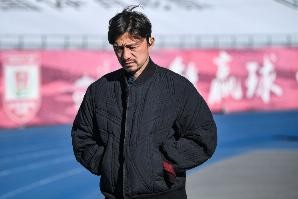 开云官网-足球报：亚泰击败梅州暂时脱离降级区，谢晖下课危机暂时解除