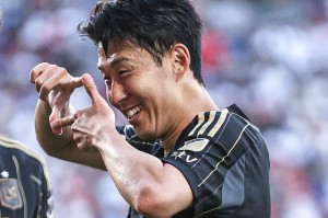 开云在线-25米世界波进死角！33岁孙兴慜笑开花：美职联3场独造3球