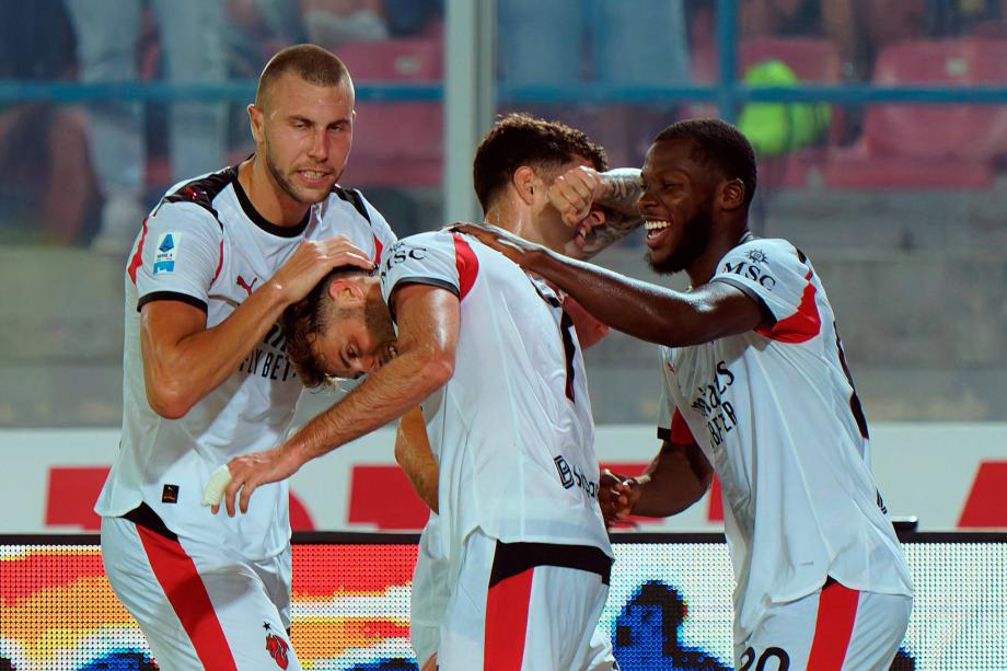 [图]意甲-莫德里奇送助攻 米兰2-0莱切迎首胜